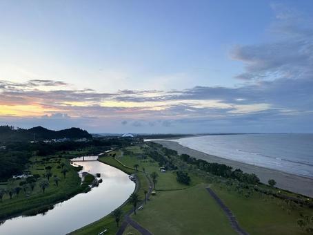 海と川(宮崎県 青島) 海と川(宮崎県 青島) 海,川,夕焼けの写真素材