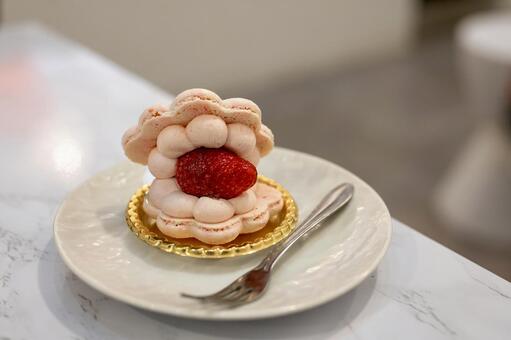 苺のマカロンサンド イチゴ,マカロン,カフェの写真素材