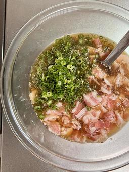 レンチンねぎ豚つけ汁 ご飯,夜ごはん,晩ごはんの写真素材