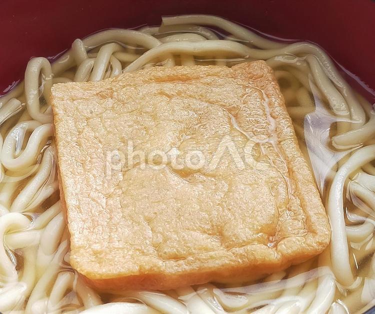 きつねうどん　お揚げ　関西風 きつねうどん,うどん,油揚げの写真素材