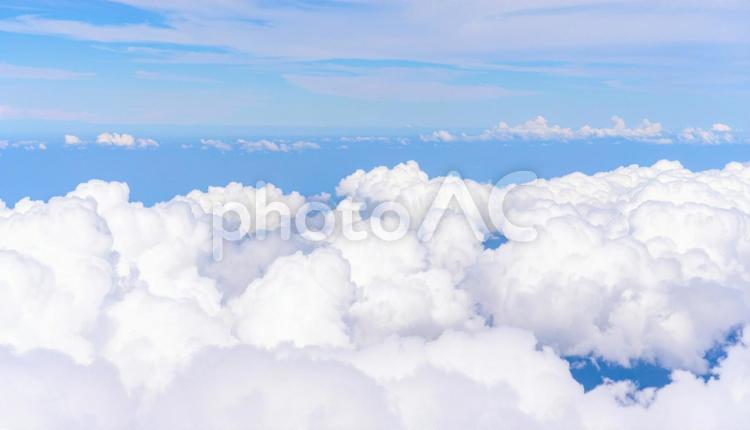 爽やかな青空と白い雲 空,青空,雲と空の写真素材