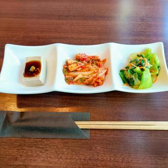 キムチとナムルとキノコのジーマーミ豆腐 キムチ,白菜キムチ,ナムルの写真素材