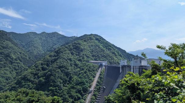 宮ヶ瀬ダムと山 宮ヶ瀬ダムと山 宮ヶ瀬ダム,ダム,水の写真素材