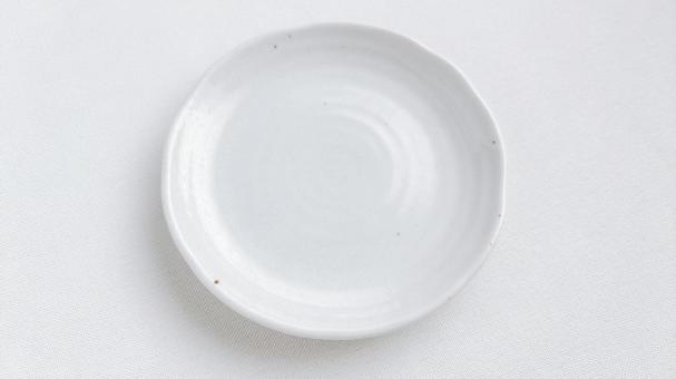 平たいお皿(白・大) 平たいお皿(白・大) 器,食器,皿の写真素材