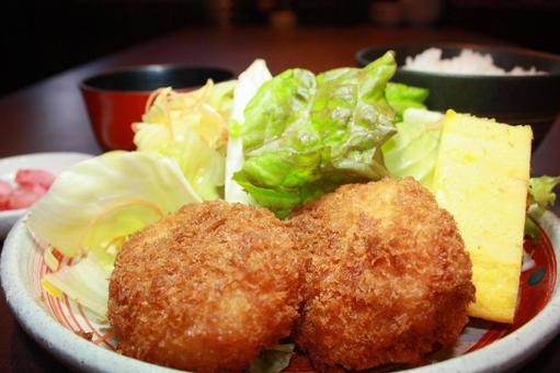 炸肉餅 炸肉餅
