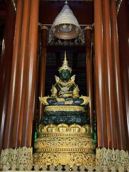 タイの寺院の翡翠仏 タイの寺院の翡翠仏 タイ,仏像,翡翠の写真素材