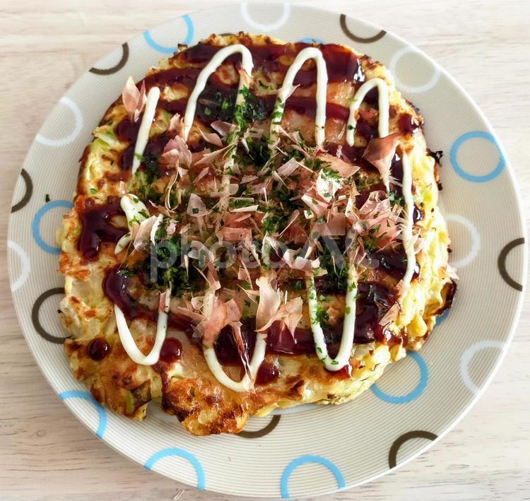 冷凍食品のお好み焼き お好み焼き,お好み焼,粉物の写真素材