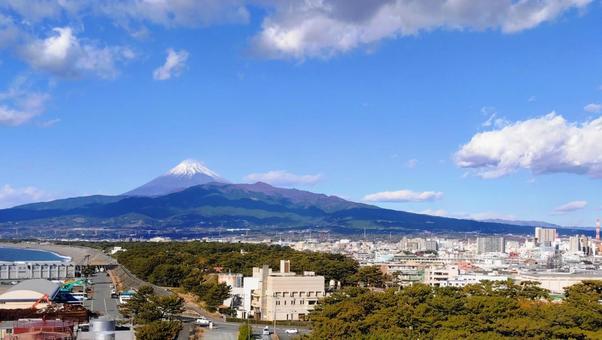 沼津市街と富士山 富士山,自然,風景の写真素材