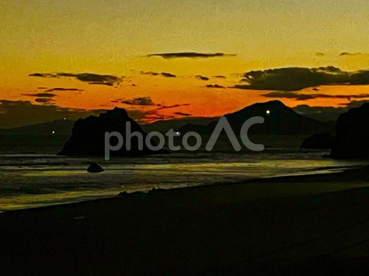 夕暮れの海岸2 浜辺,海辺,海岸の写真素材