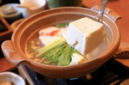 京都で食べた湯豆腐定食 京都で食べた湯豆腐定食 料理,食べ物,食事の写真素材