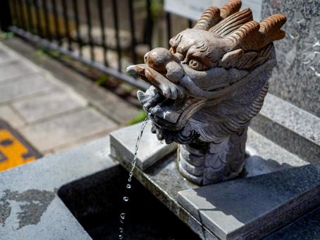 龍の飲温塔 温泉街,別所温泉,鄙びたの写真素材