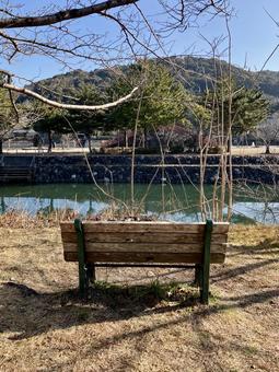 宇治川のベンチ〜冬〜 宇治川のベンチ〜冬〜の写真