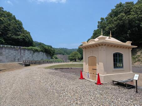 鳥取県-旧美歎水源地水道施設-制水井上屋 旧美歎水源地水道施設,重要文化財,近代水道施設の写真素材