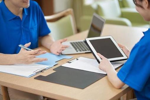 Caregiver discussing care plans, enfermagem, reunião, cuidado, JPG