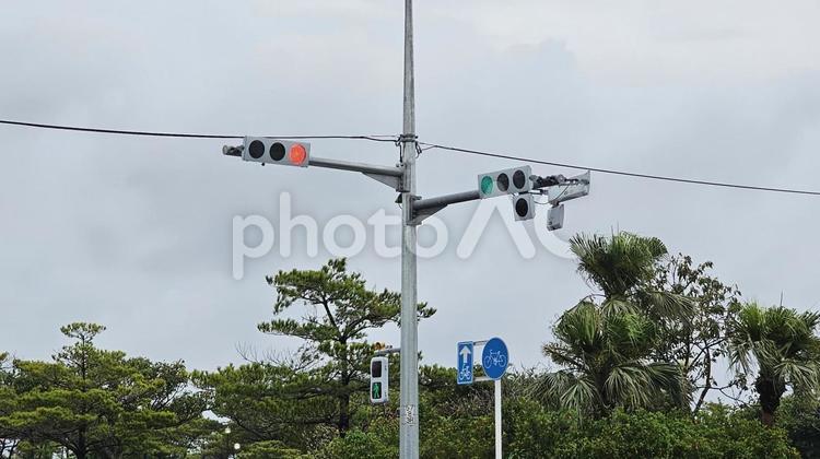 信号機 信号機,赤,空の写真素材