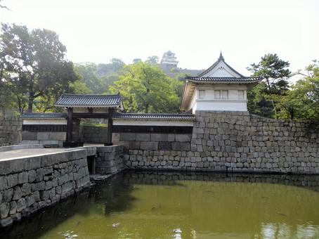 丸亀城 大手門 天守 丸亀城 大手門 天守 丸亀城,現存天守,高石垣の写真素材