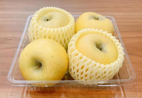 シナノゴールド シナノゴールド,果肉,林檎の写真素材