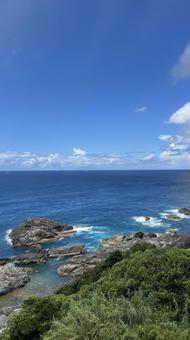 青空と水平線(海岸、タテ) 青空と水平線(海岸、タテ) 青空,空,雲の写真素材