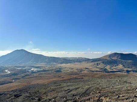 阿蘇山火口から眺める風景 阿蘇山,火山,景色の写真素材