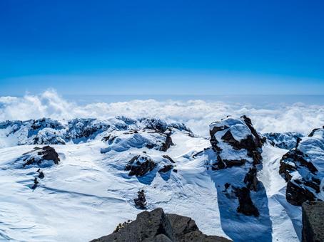 残雪期鳥海山山頂 鳥海山,残雪期,秋田の写真素材