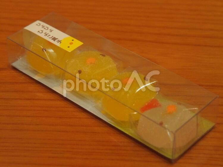ひよことにわとり 和風,シンプル,和の写真素材