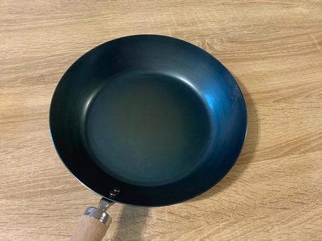 Photo, iron pans, frying pan, made of iron, 