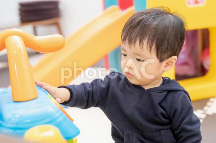 保育園／託児所／キッズカフェで遊ぶ子供 保育園,幼稚園,託児所の写真素材