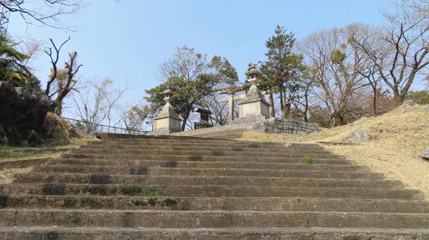 金生山神社　入口　鳥居　石灯籠 金生山神社,蔵王権現宮,神社仏閣の写真素材