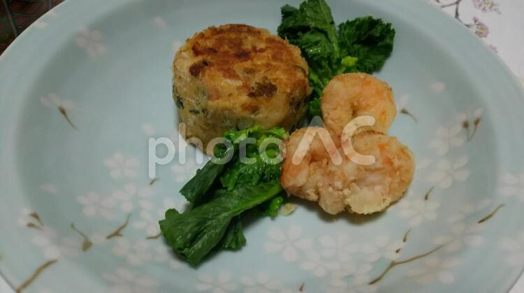 おからハンバーグ、海老と春野菜添え (調味料),おいしい,お肉の写真素材