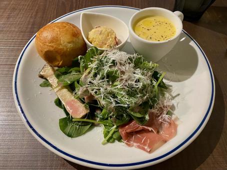 前菜プレート 前菜プレート 前菜,サラダ,スープの写真素材