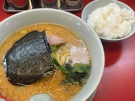 味噌ラーメンとライス 味噌ラーメンとライス ラーメン,食べ物,料理の写真素材