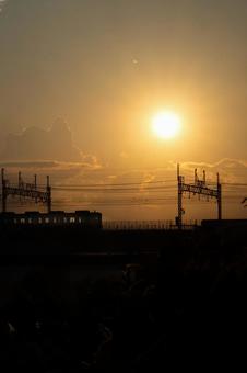 夕暮れの列車 夕暮れの列車の写真