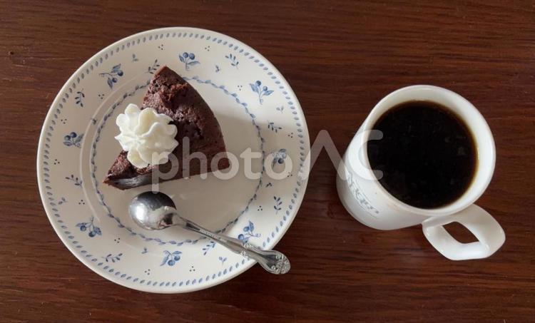 ドリップコーヒーと手作りガトーショコラ コーヒータイム,コーヒーブレイク,コーヒーの写真素材