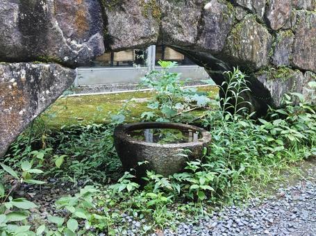 石のオブジェの写真