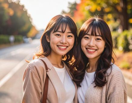 仲良しの女性2人のツーショット　親友1の写真