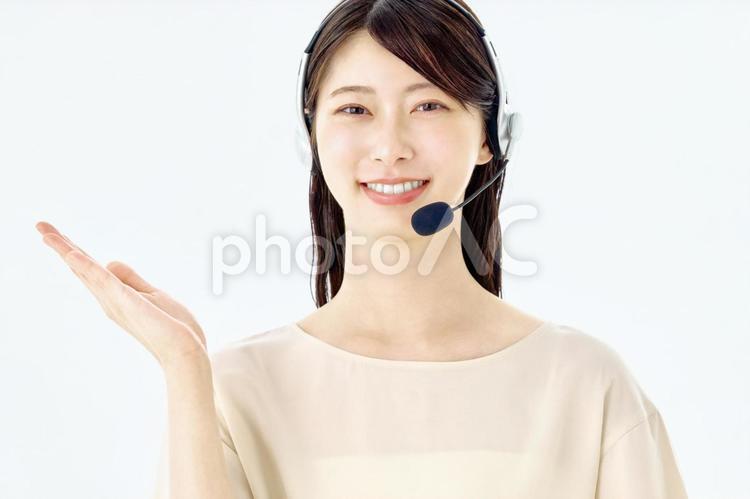 オペレーターの女性　カスタマーセンター オペレーター,コールセンター,サポートの写真素材