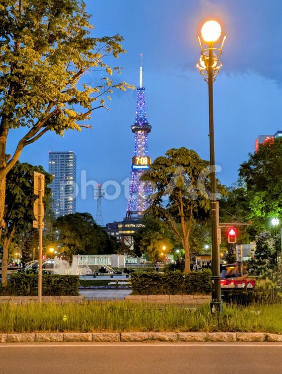 夜のさっぽろテレビ塔 北海道,北海道旅行,さっぽろテレビ塔の写真素材