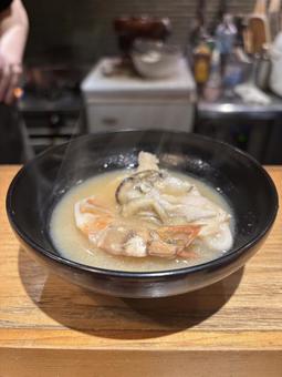 海の幸の旨味が溶け出す、贅沢な一杯 海の幸の旨味が溶け出す、贅沢な一杯の写真