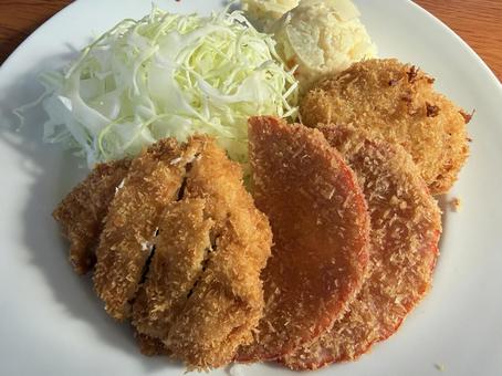 フライ定食の写真