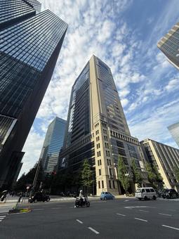 ビジネス街の交差点 ビジネス街の交差点 ビル,街,道の写真素材