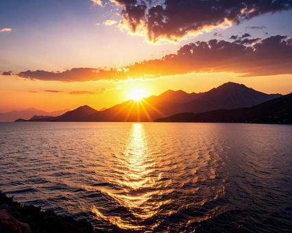夕日が沈んでいく 夕日が沈んでいくの写真