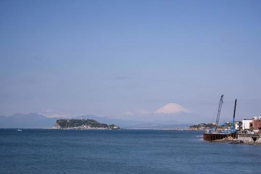 江の島と富士山 江の島と富士山 富士山,風景,青空の写真素材