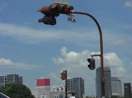 信号機 信号機 信号機,赤信号,ビルの写真素材