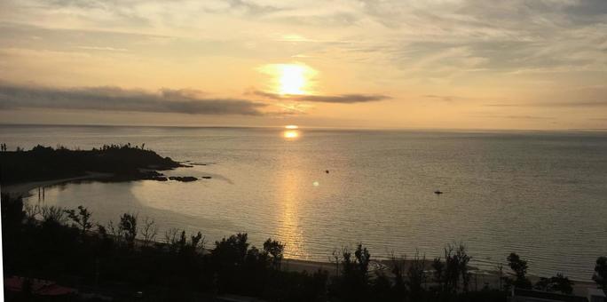 夕日の海 夕日,海,絶景の写真素材
