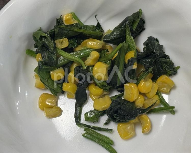 ほうれん草のバター炒め ほうれん草,おいしい,ホウレンソウの写真素材