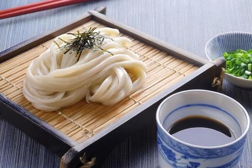 冷たいざるうどん 冷たいざるうどんの写真