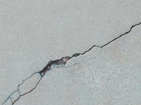 亀裂が入った地面 地面,亀裂,補修の写真素材