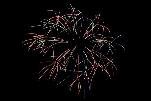 弾けるカラフルな打ち上げ花火 弾けるカラフルな打ち上げ花火 花火,打ち上げ花火,打上花火の写真素材