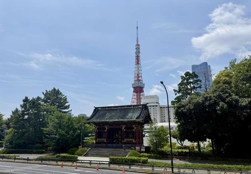 Nitenmon Gate of the former Yushoin Mausoleum and Tokyo Tower, JPG Nitenmon Gate of the former Yushoin Mausoleum and Tokyo Tower, JPG