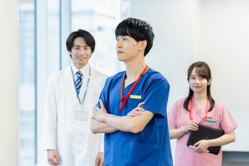 病院で働く医療スタッフ 病院,医師,笑顔の写真素材